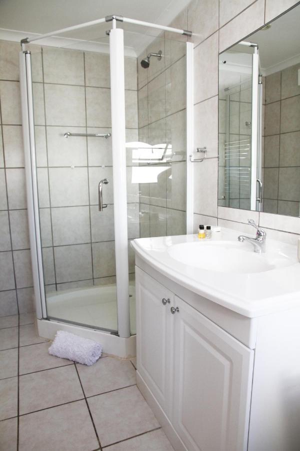Whispering Whale Hotel Vịnh Vịnh Jacobs Bay Ngoại thất bức ảnh
