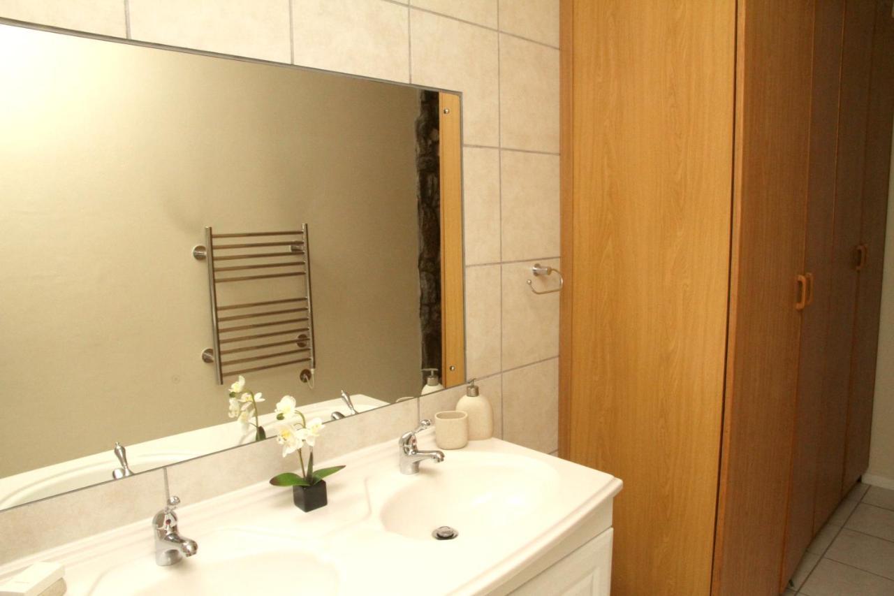 Whispering Whale Hotel Vịnh Vịnh Jacobs Bay Ngoại thất bức ảnh